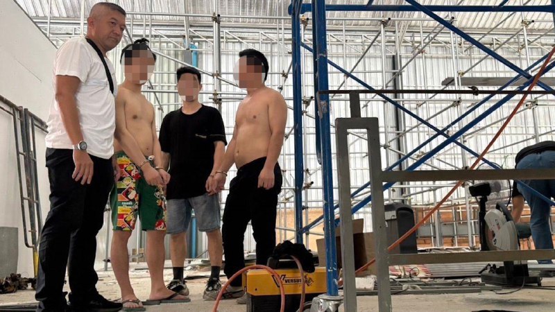 ***👮‍♂️*** **Китайская строительная бригада арестована в …