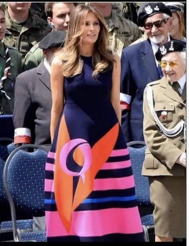 FLOTUS wears a lot of comms …