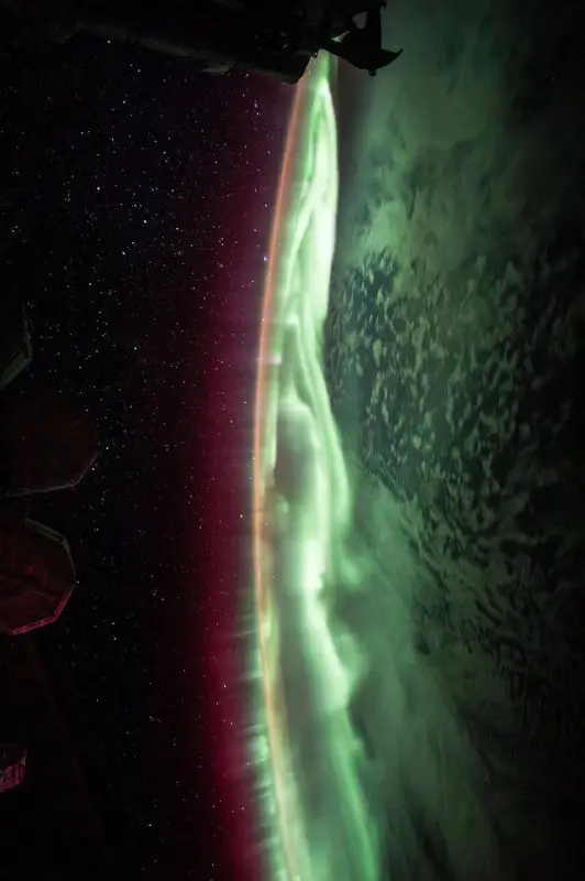 Снимок полярного сияния с борта МКС.