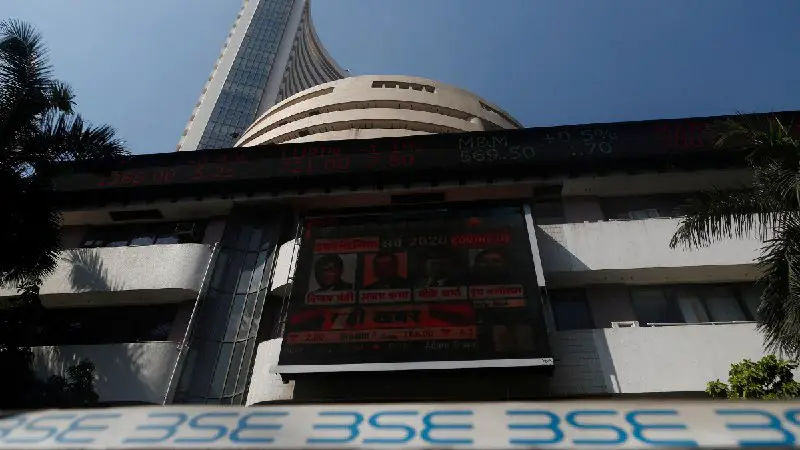 Market LIVE: Sensex, Nifty trade volatile today!