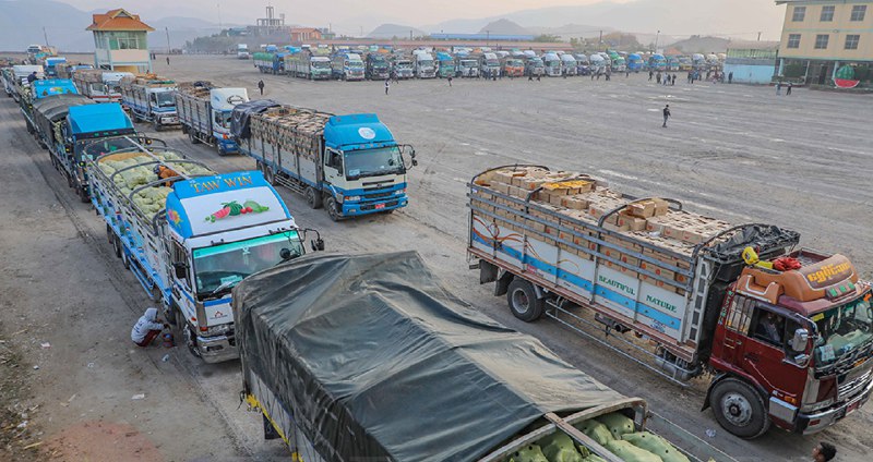 ငွေကြေးဖြတ်တောက်မှုပါ ကုန်သည်တွေကို လုပ်မှာဆိုတော့ ဒါကလည်း ထိုးနှက်ချက် တခုပဲ။ …