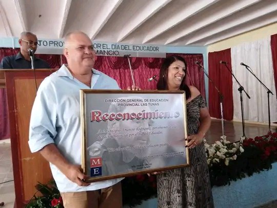 Merecido reconocimiento a Educadores en Las …