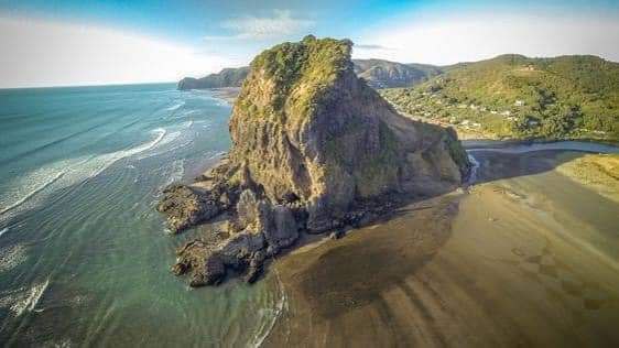 Lion Rock en la playa de …