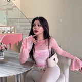 قاعده بالحب يا اخواتي