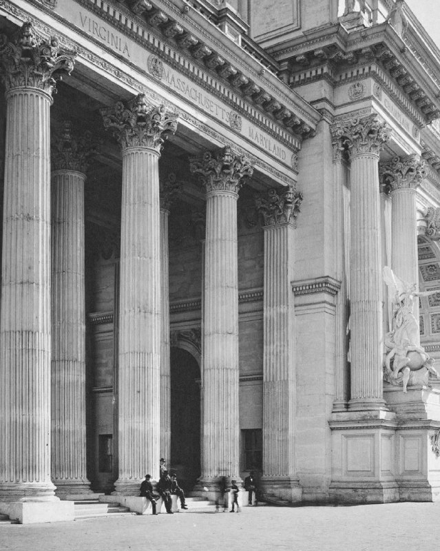 ***🇪🇸*** **Columnas Monumentales en la Exposición …