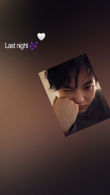 [**#WEVERSE**](?q=%23WEVERSE) • **Doyoung** via **Weverse Moments**.