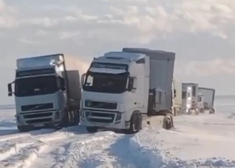 **В области Жетысу закрыто** [**движение**](https://almaty.tv/ru/news/obschestvo/kolaisyz-aua-raiy-usharal-dostyk-avtozholy-zhabyldy) **на …