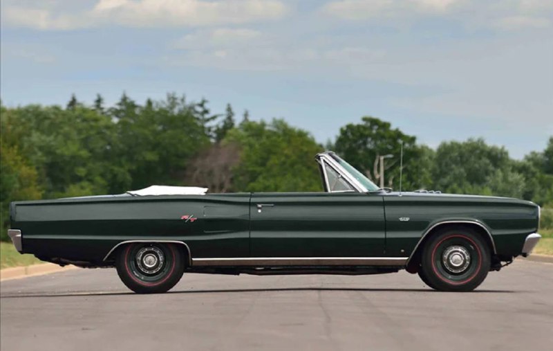 **2. cabriolet Dodge Hemi Coronet R/T**Год …