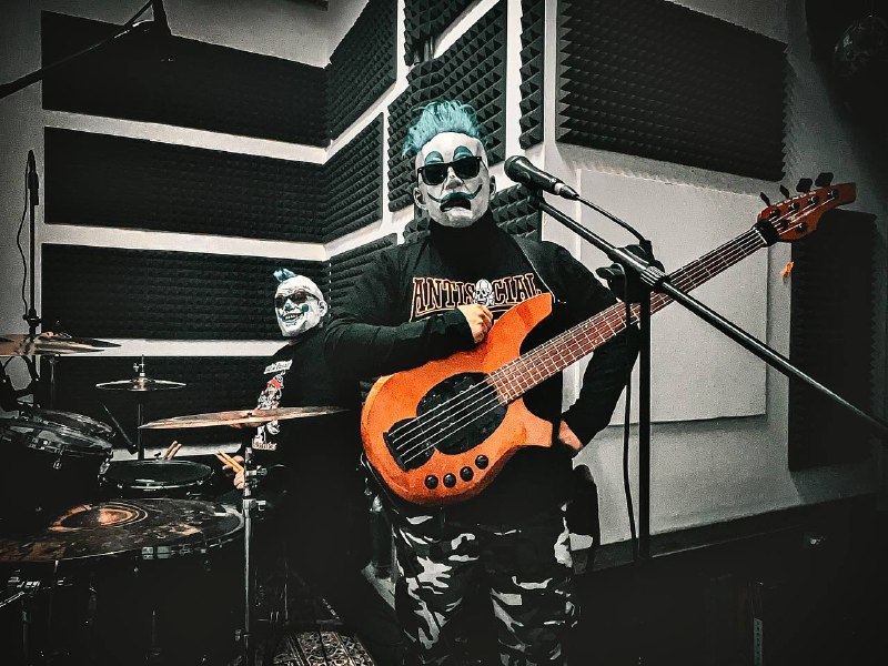 Új Rend Official
