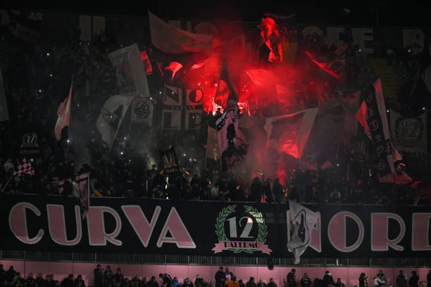 ULTRAS TIFO