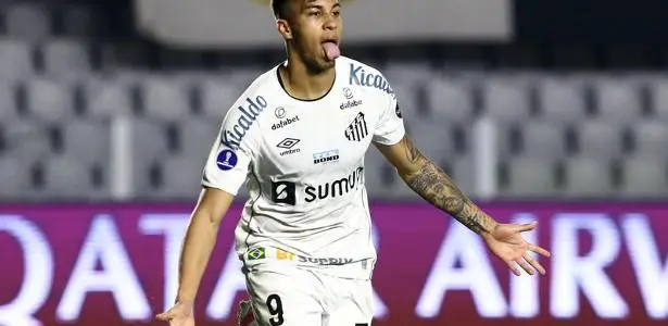 Kaio Jorge acerta com Juventus e deixa Santos em janeiro
