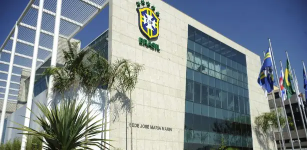 Se mantida, decisão da Justiça pode implicar em punição da FIFA ao Brasil