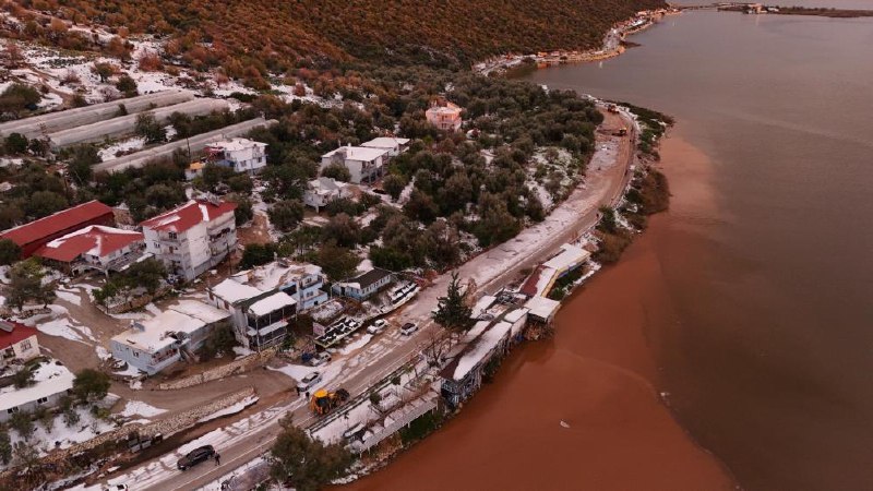 Antalya'nın Demre ilçesinde etkili olan dolu …