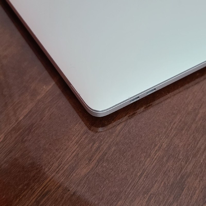 Uz Macbook