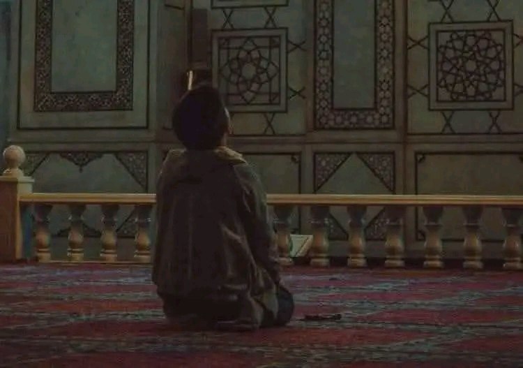 ‏"**ياربِّ توفيقًا منك يُلازم الخُطَى