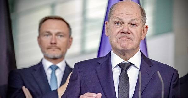 ***🇩🇪*** **Scholz entlässt Finanzminister**