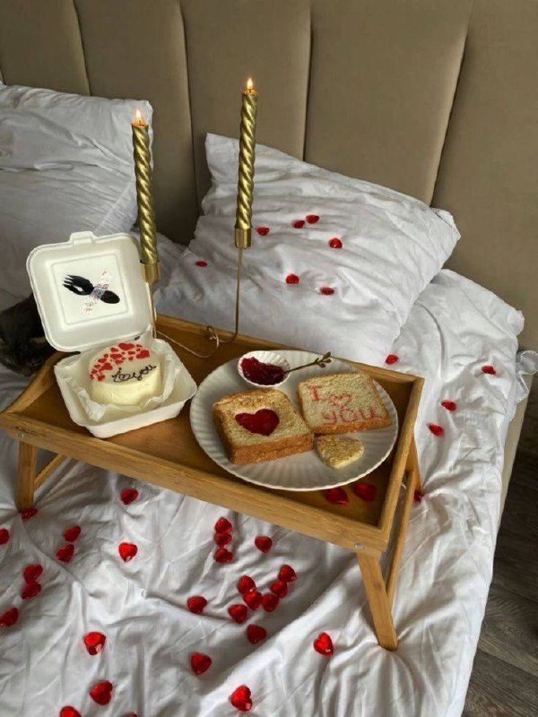 ***❤️******💋******👩🏽‍❤️‍💋‍👨🏽******🥯******🍰******🕯️***