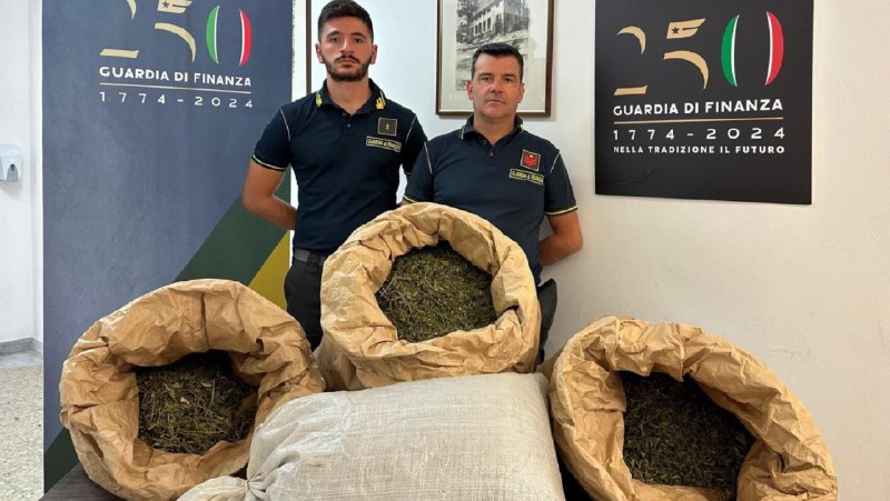 Sequestrati 14 kg di marijuana ed …