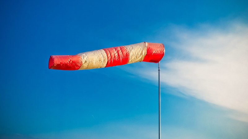 Vento forte, l'allerta meteo è anche …