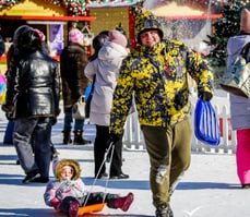 Искусственного снега на площади Владивостока не …