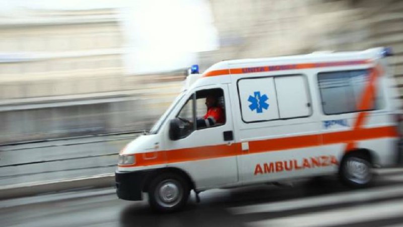 Ostra: travolto da un'auto, muore 89enne