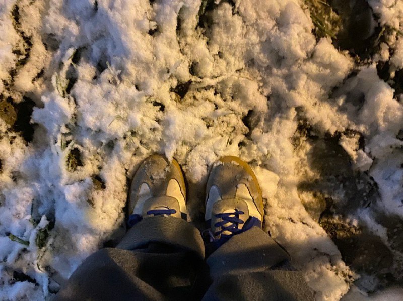 The snowflakes are dancing.