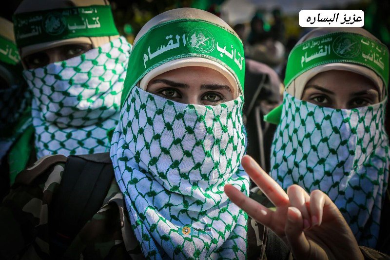 لا شِعرَ يُنصفُ عَينَيْها إذا نَظَرتْ