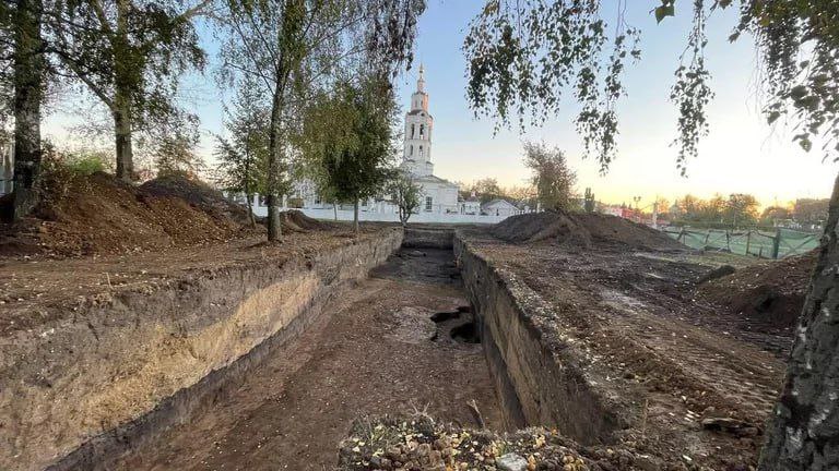 В Орле археологи раскопали торговую свинцовую …