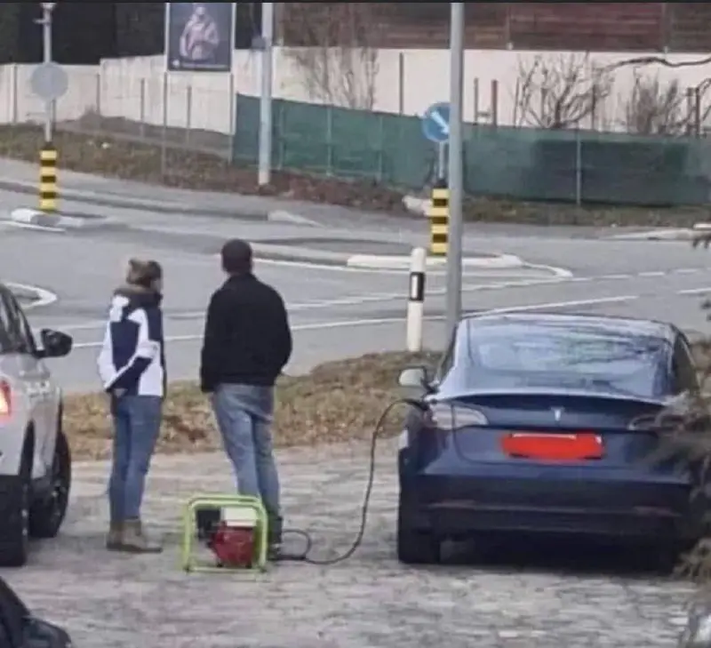 Allegedly Ukraine: Tesla owner charges his …
