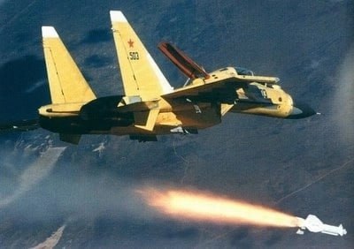 Су-30 производит испытательный пуск Х-29Л с …