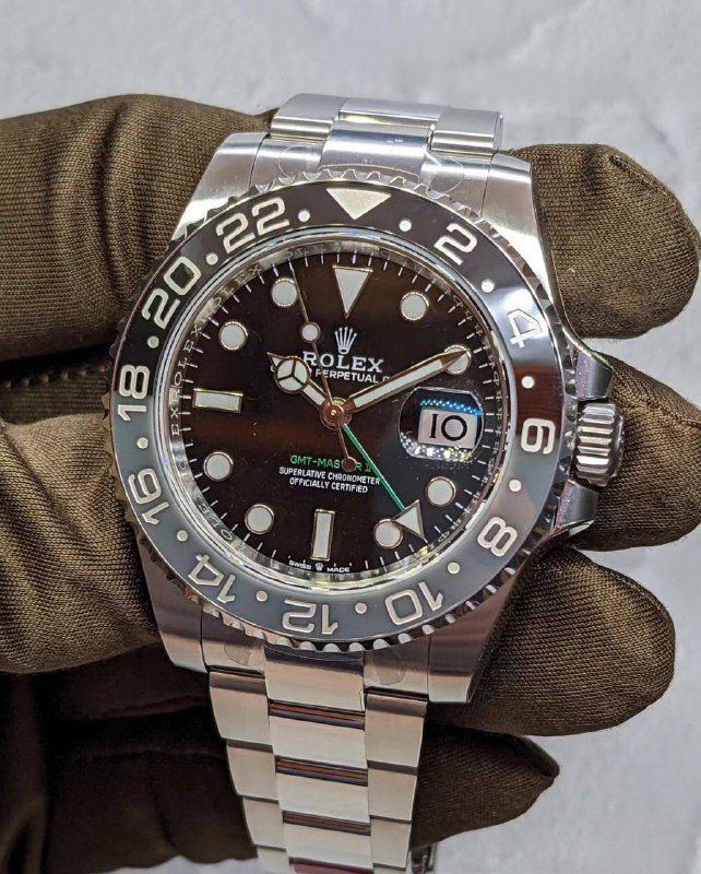 **Rolex GMT-Master II “*Bruce Wayne*”**