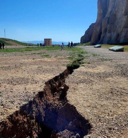 ***🔻*****فرونشست‌ زمین در فاصله ۱۰ متری …