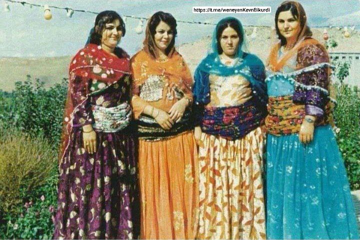 Di serdema Komara Kurdistanê (Mahabad) de …