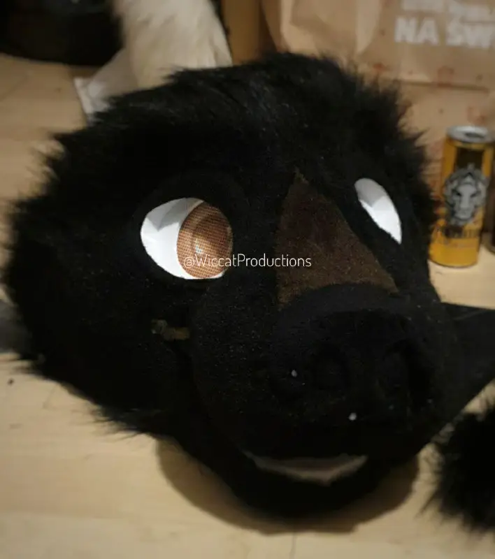 Wip! Eyes attached, did final shaving, …