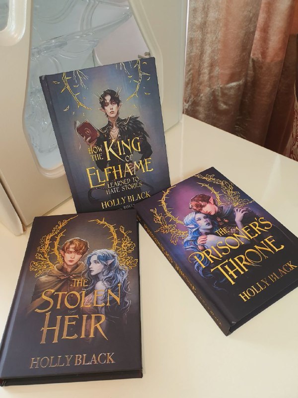 [Stolen heir series](https://t.me/winter_library/5130?single)