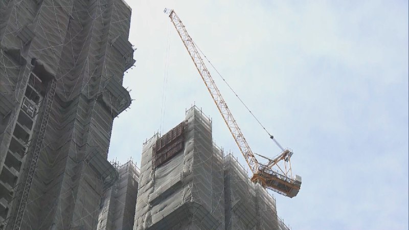 **大圍地盤男工遭吊籠壓傷昏迷送院後不治**