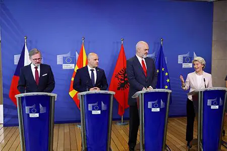Албанія та Північна Македонія офіційно [почали](https://ec.europa.eu/neighbourhood-enlargement/news/press-statement-president-von-der-leyen-prime-minister-fiala-prime-minister-rama-and-prime-minister-2022-07-19_en) перемовини про вступ до Європейського Союзу.