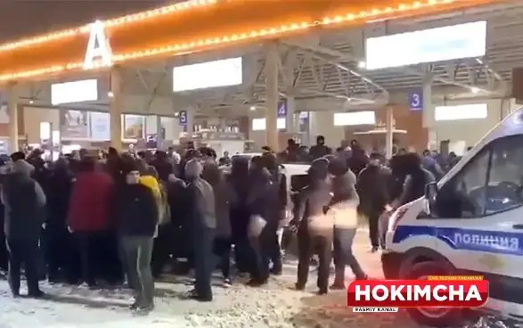 Moskvada politsiya va bir guruh migrantlar …