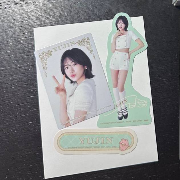 ***🧸*** wts ive bandai yujin sticker …