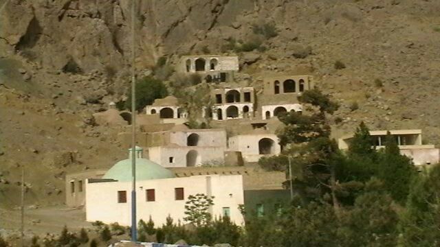 زیارتگاه زرتشتیان پیر نارکی در مهريز …