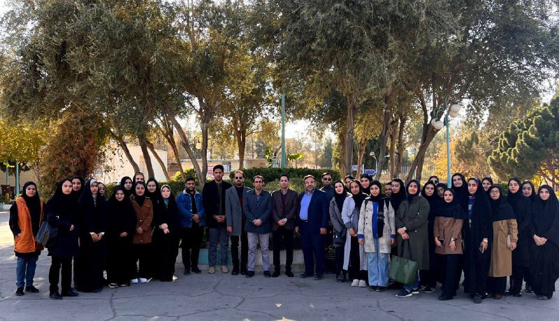 کتابخانه استاد نجفی ابرندآبادی