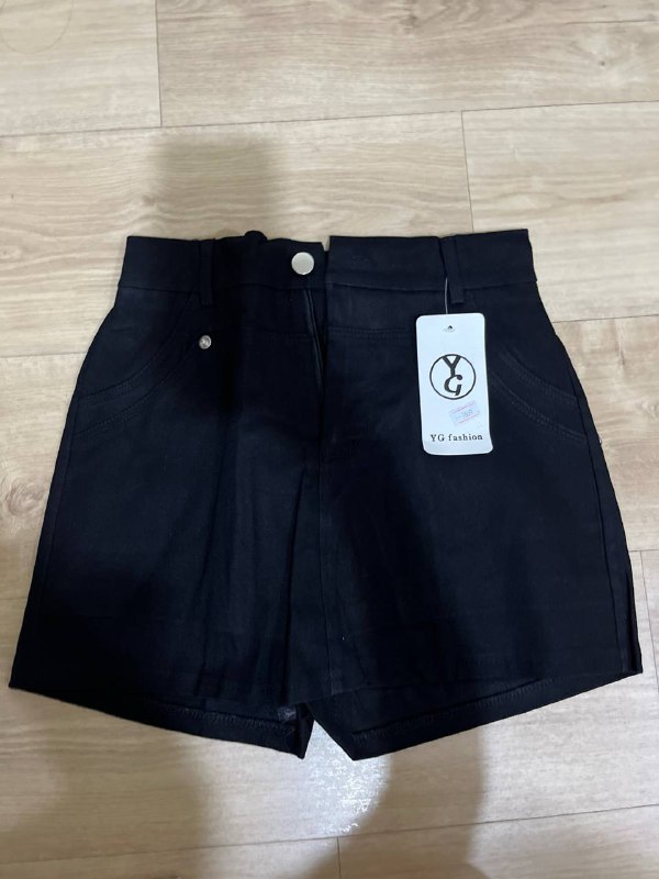 YG black skort