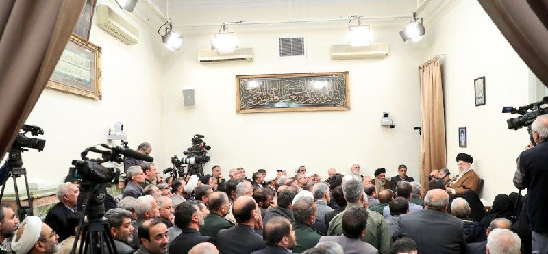 **تو یه‌اتاق 10متری چندتا پروژکتور لازمه