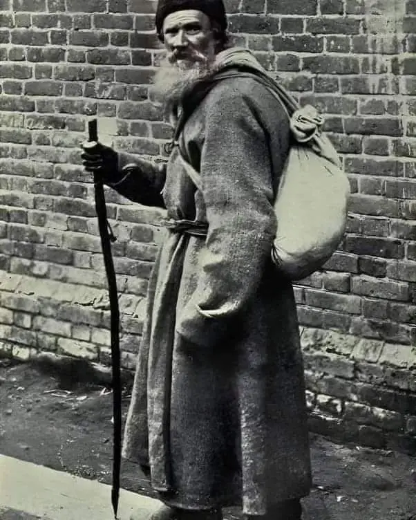 Tolstoj, 58, v roce 1886, na …
