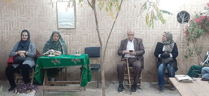 Zahrafatehi تو مگو همه به جنگند …
