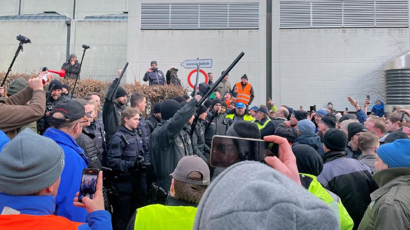 Sogar die Tagesschau kopiert diesen schwachsinnigen …