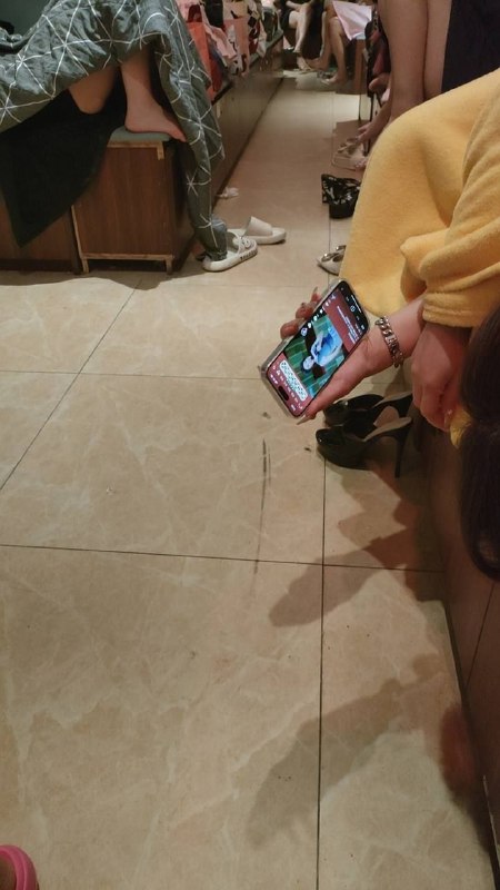 這麼多技師在線，技師房都坐不下了，師兄們快來捧場，不然技師要沒得吃了***?***