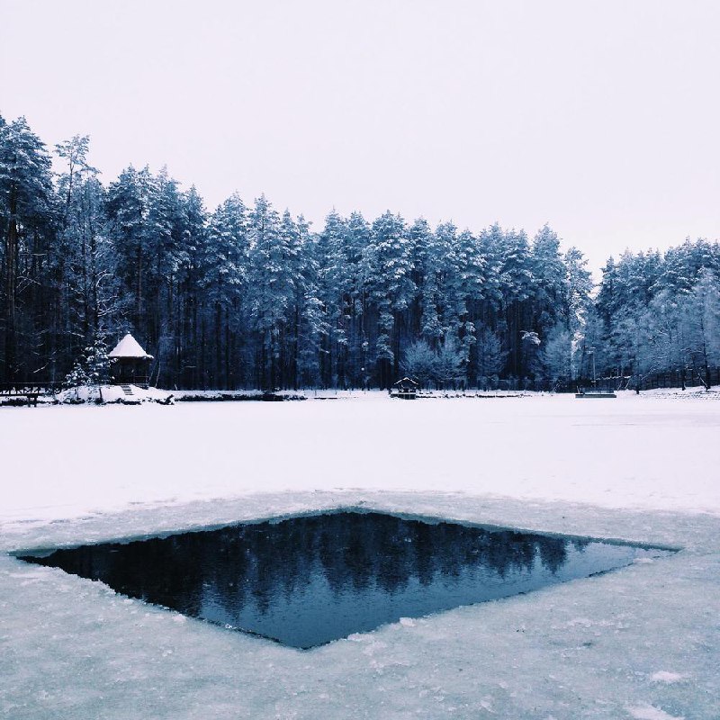 Славянские народы издавна почитали стихию воды. …